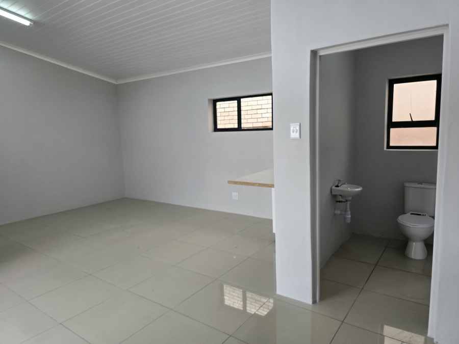 To Let commercial Property for Rent in East Bank Eastern Cape